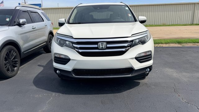 2018 Honda Pilot Touring FWD photo