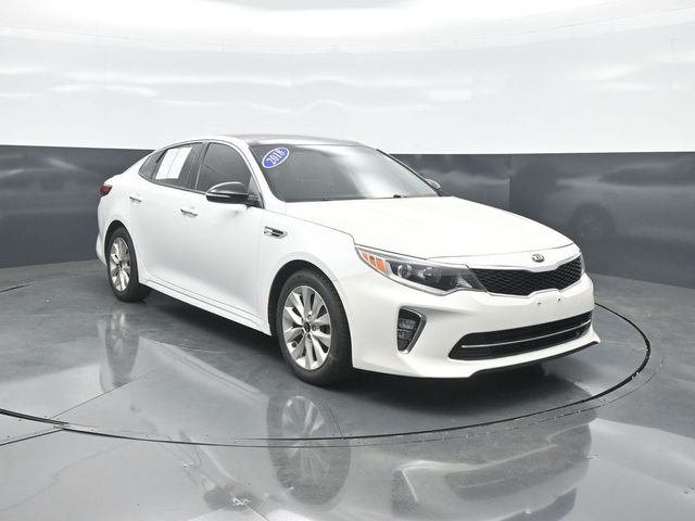 2018 Kia Optima S FWD photo