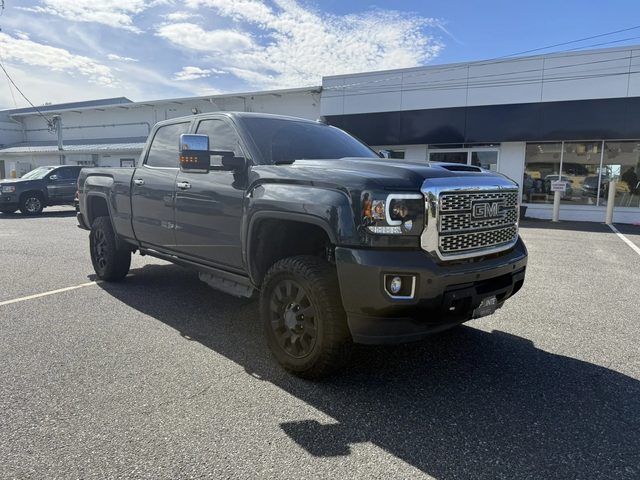 2018 GMC Sierra 2500HD Denali 4WD photo