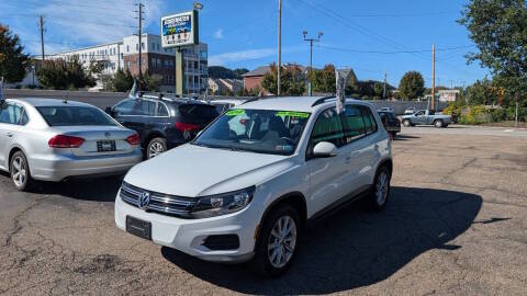 2018 Volkswagen Tiguan  AWD photo