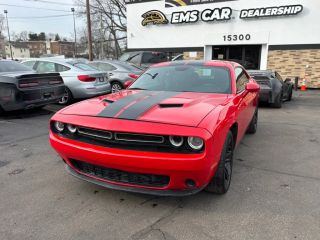 2018 Dodge Challenger SXT RWD photo