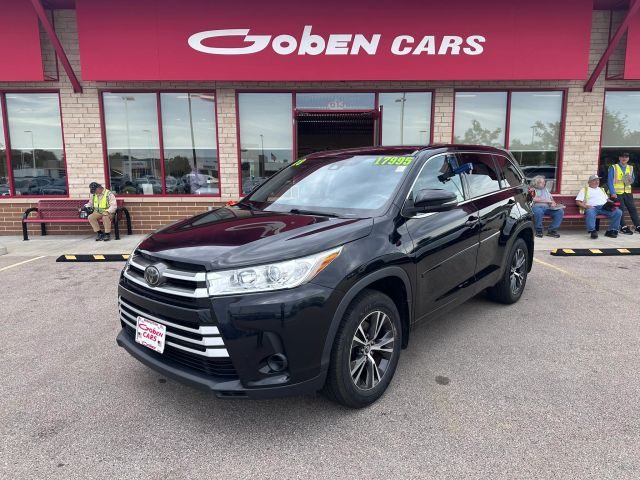 2018 Toyota Highlander LE FWD photo