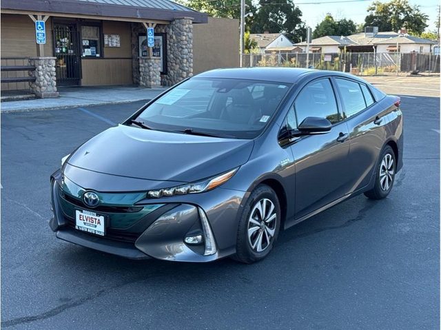 2017 Toyota Prius Prime Advanced FWD photo
