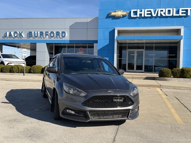 2018 Ford Focus ST FWD photo