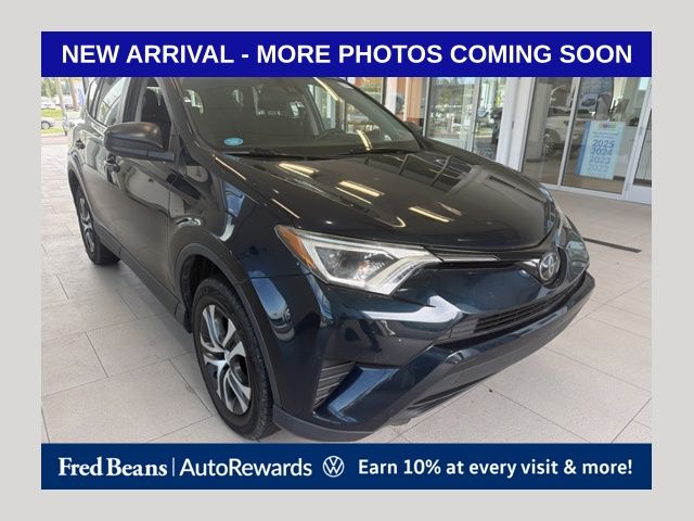2018 Toyota RAV4 LE AWD photo