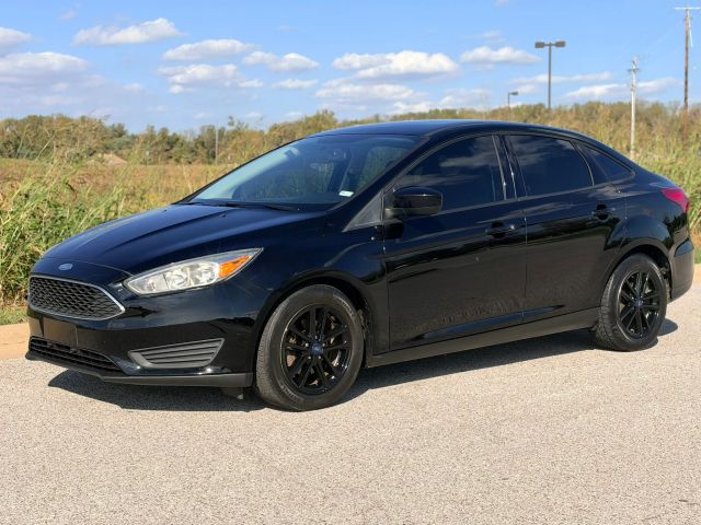 2018 Ford Focus SE FWD photo