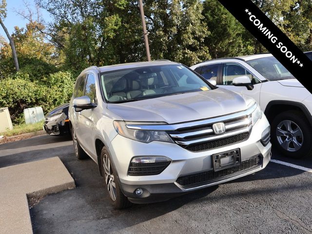 2018 Honda Pilot Touring FWD photo