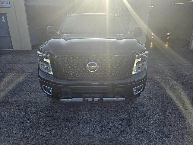2018 Nissan Titan PRO-4X 4WD photo