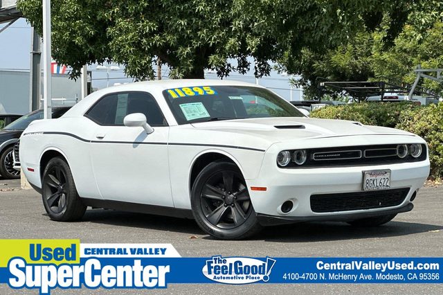 2018 Dodge Challenger SXT RWD photo