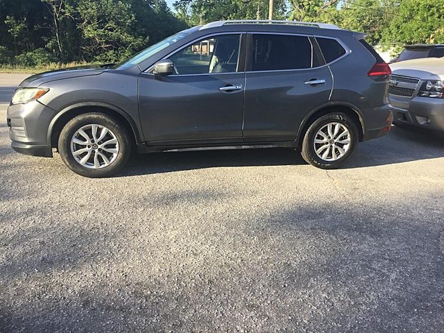 2017 Nissan Rogue SV FWD photo
