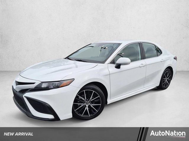 2018 Toyota Camry Hybrid LE FWD photo