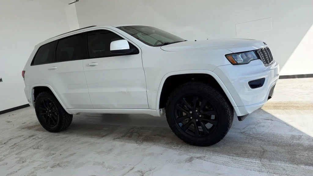 2018 Jeep Grand Cherokee Altitude 4WD photo