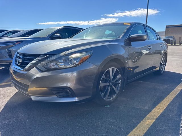 2017 Nissan Altima 2.5 SR FWD photo