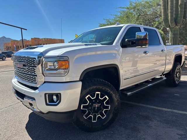 2018 GMC Sierra 2500HD Denali 4WD photo