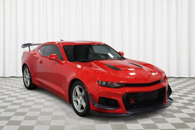 2018 Chevrolet Camaro 1LT RWD photo