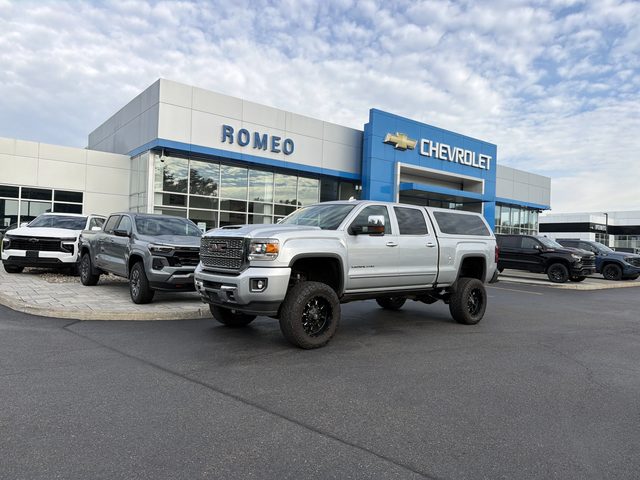 2018 GMC Sierra 2500HD Denali 4WD photo
