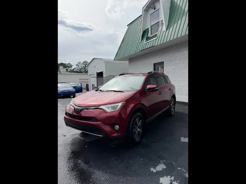 2018 Toyota RAV4 XLE FWD photo