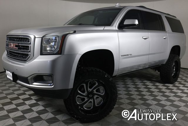 2017 GMC Yukon XL SLT 4WD photo