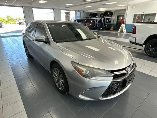 2017 Toyota Camry SE FWD photo