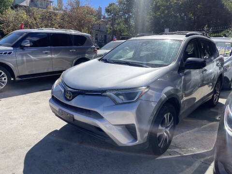 2018 Toyota RAV4 LE AWD photo