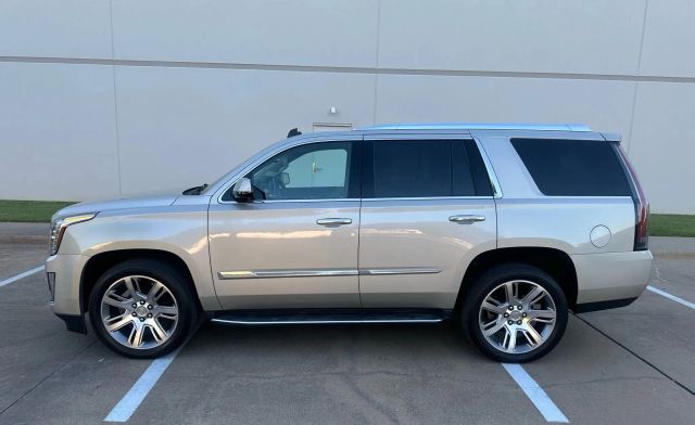 2015 Cadillac Escalade Luxury 4WD photo