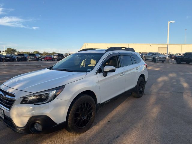 2018 Subaru Outback Limited AWD photo