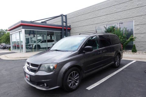 2017 Dodge Grand Caravan SXT FWD photo