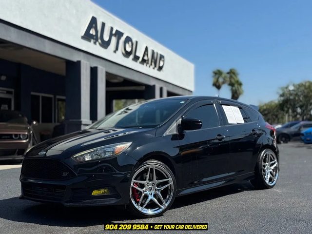2018 Ford Focus ST FWD photo