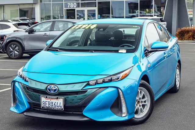 2018 Toyota Prius Prime Plus FWD photo