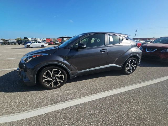 2018 Toyota C-HR XLE FWD photo