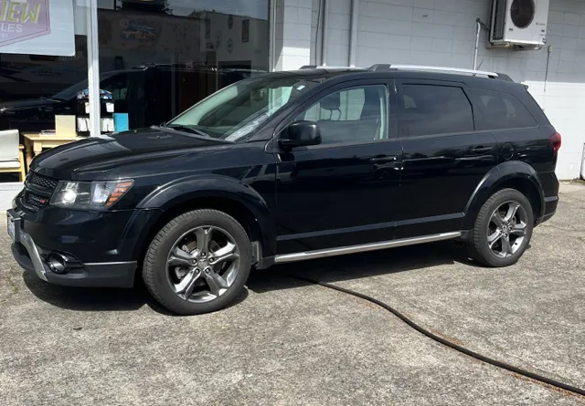 2017 Dodge Journey Crossroad Plus AWD photo