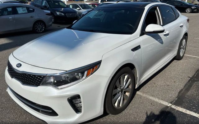2018 Kia Optima S FWD photo
