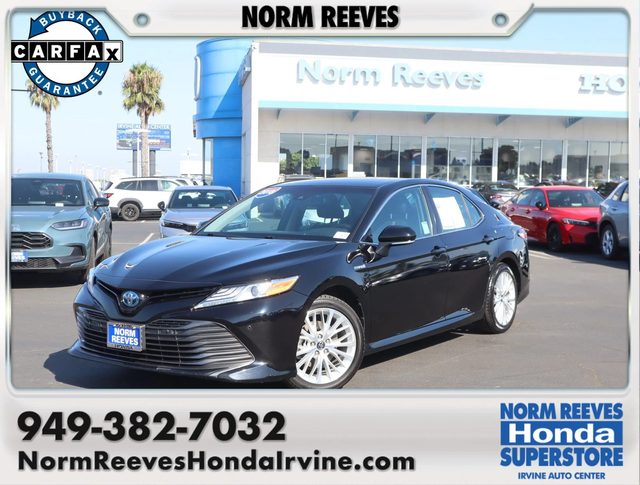 2018 Toyota Camry Hybrid XLE FWD photo