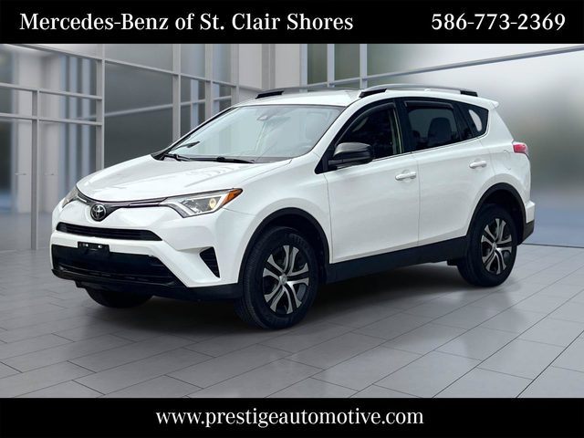 2018 Toyota RAV4 LE AWD photo