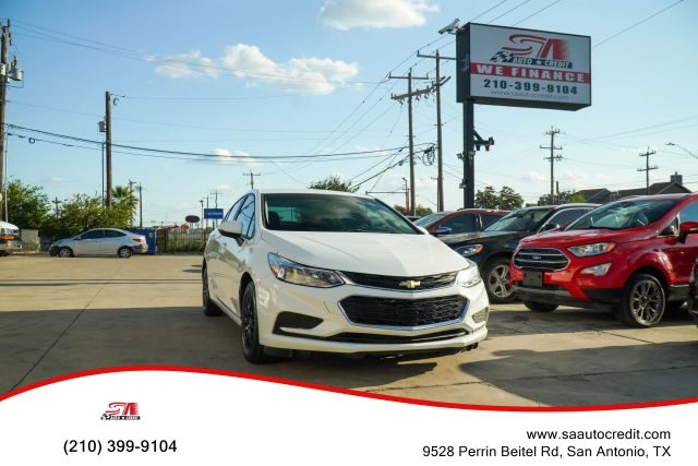 2018 Chevrolet Cruze LS FWD photo