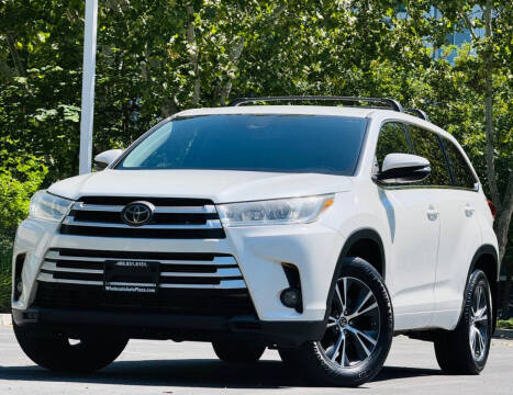 2018 Toyota Highlander LE FWD photo