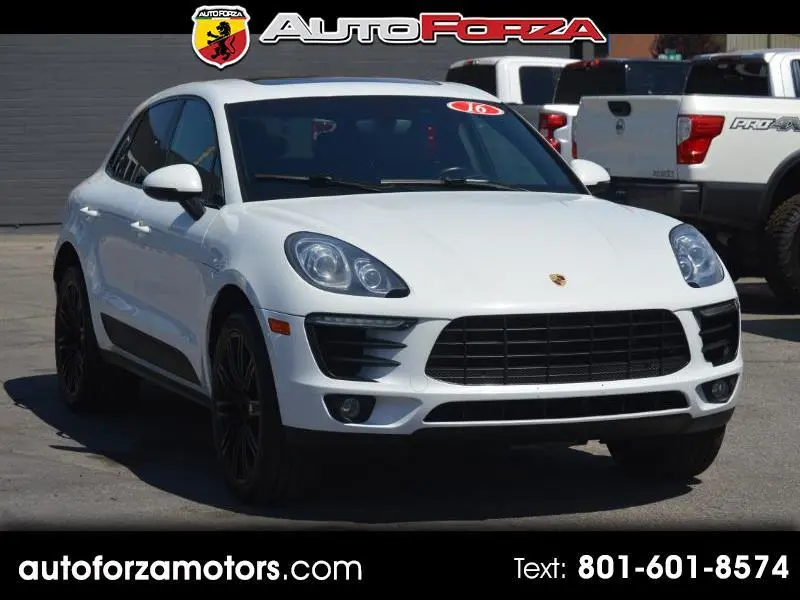 2016 Porsche Macan S AWD photo