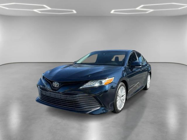 2018 Toyota Camry XLE FWD photo