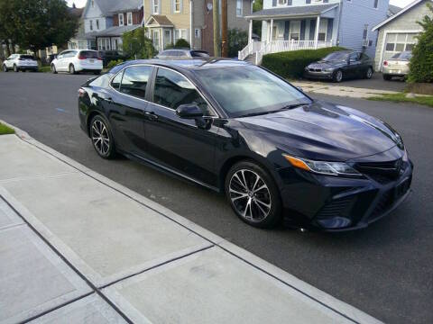 2018 Toyota Camry SE FWD photo