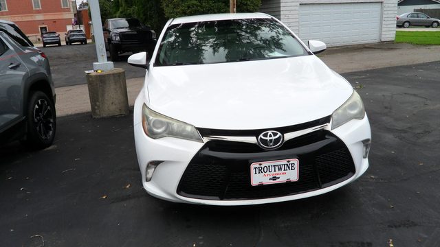2017 Toyota Camry SE FWD photo