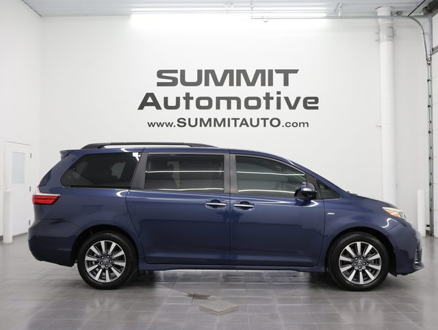 2018 Toyota Sienna Limited Premium AWD photo