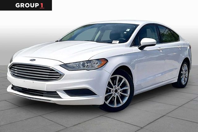 2017 Ford Fusion SE FWD photo