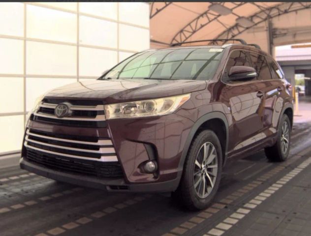 2018 Toyota Highlander XLE FWD photo