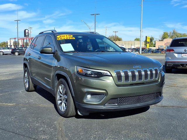 2019 Jeep Cherokee Latitude Plus FWD photo