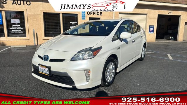 2015 Toyota Prius FWD photo