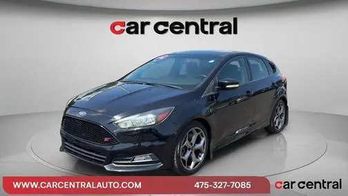 2018 Ford Focus ST FWD photo