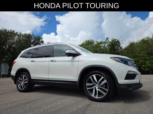 2018 Honda Pilot Touring AWD photo