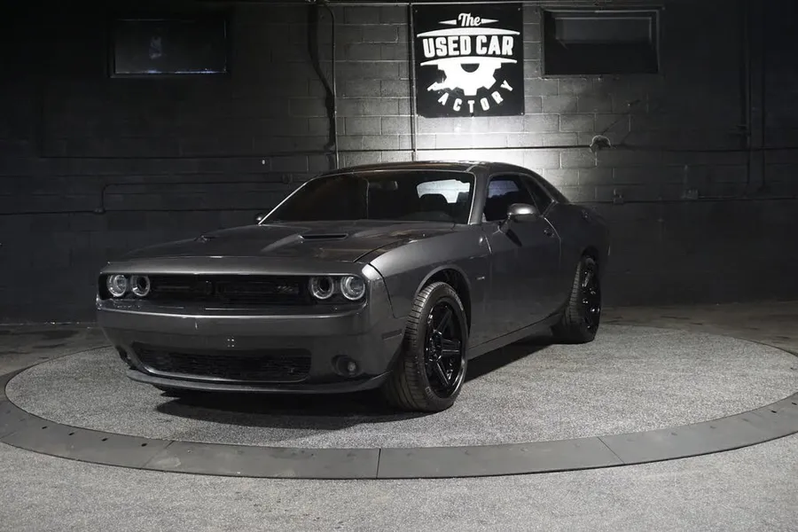 2018 Dodge Challenger R/T RWD photo
