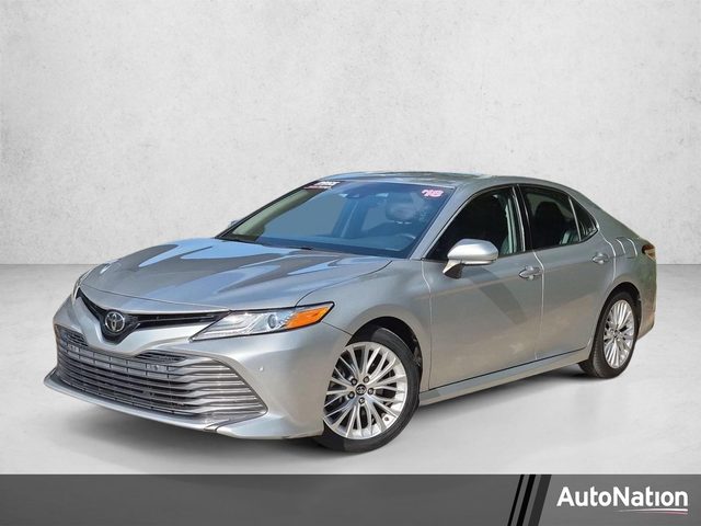 2018 Toyota Camry XLE FWD photo