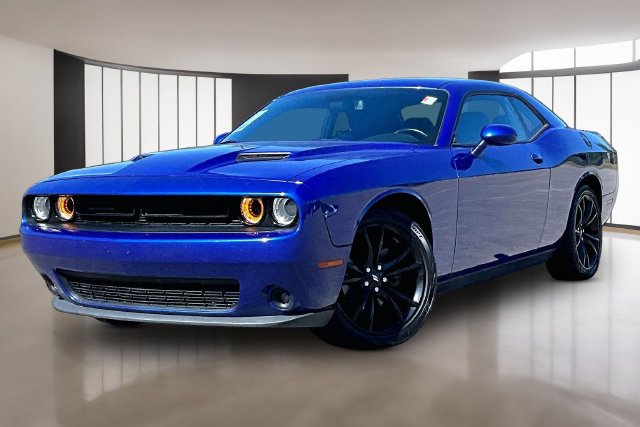 2018 Dodge Challenger SXT RWD photo
